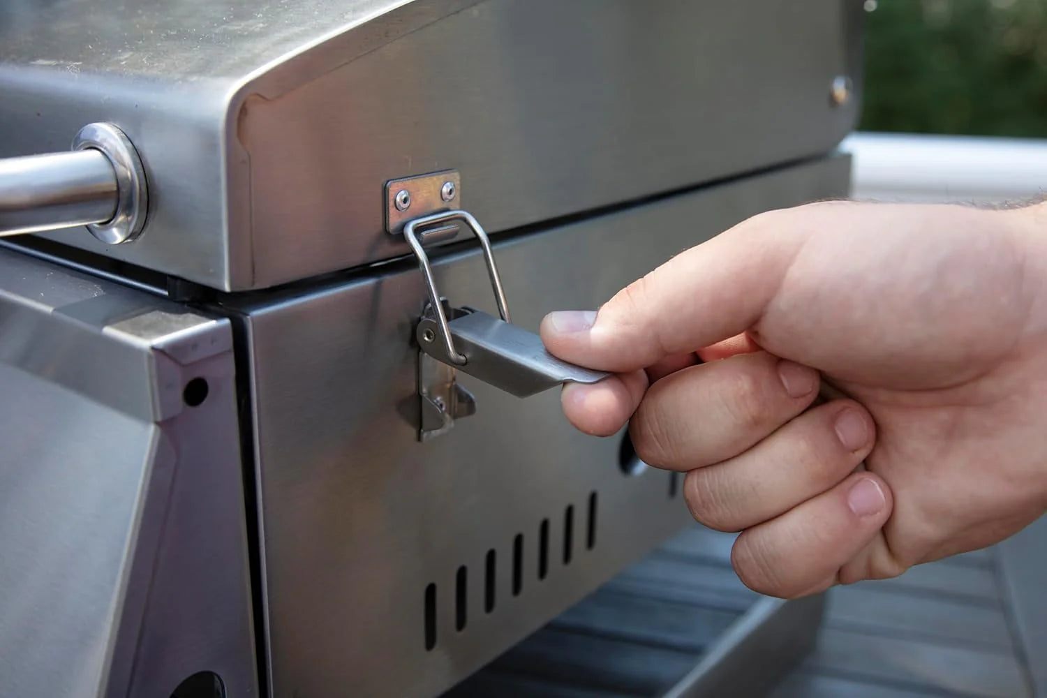 Cuisinart Chef's Style Tabletop Portable Propane Grill 20,000 BTU Stainless Steel Gas Grill